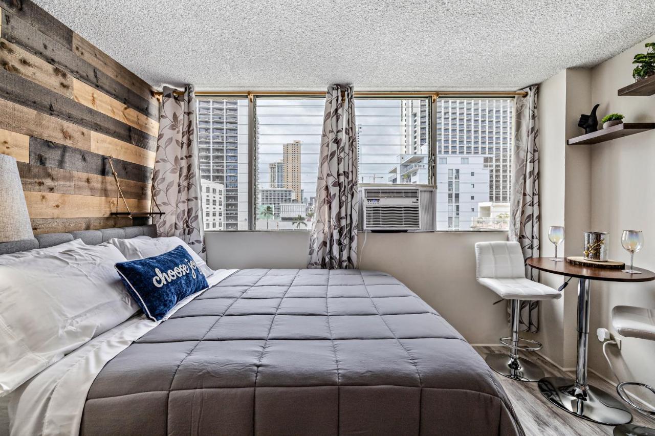 Modern Waikiki Condo Perfect For Beach Getaway! Хонолулу Екстериор снимка