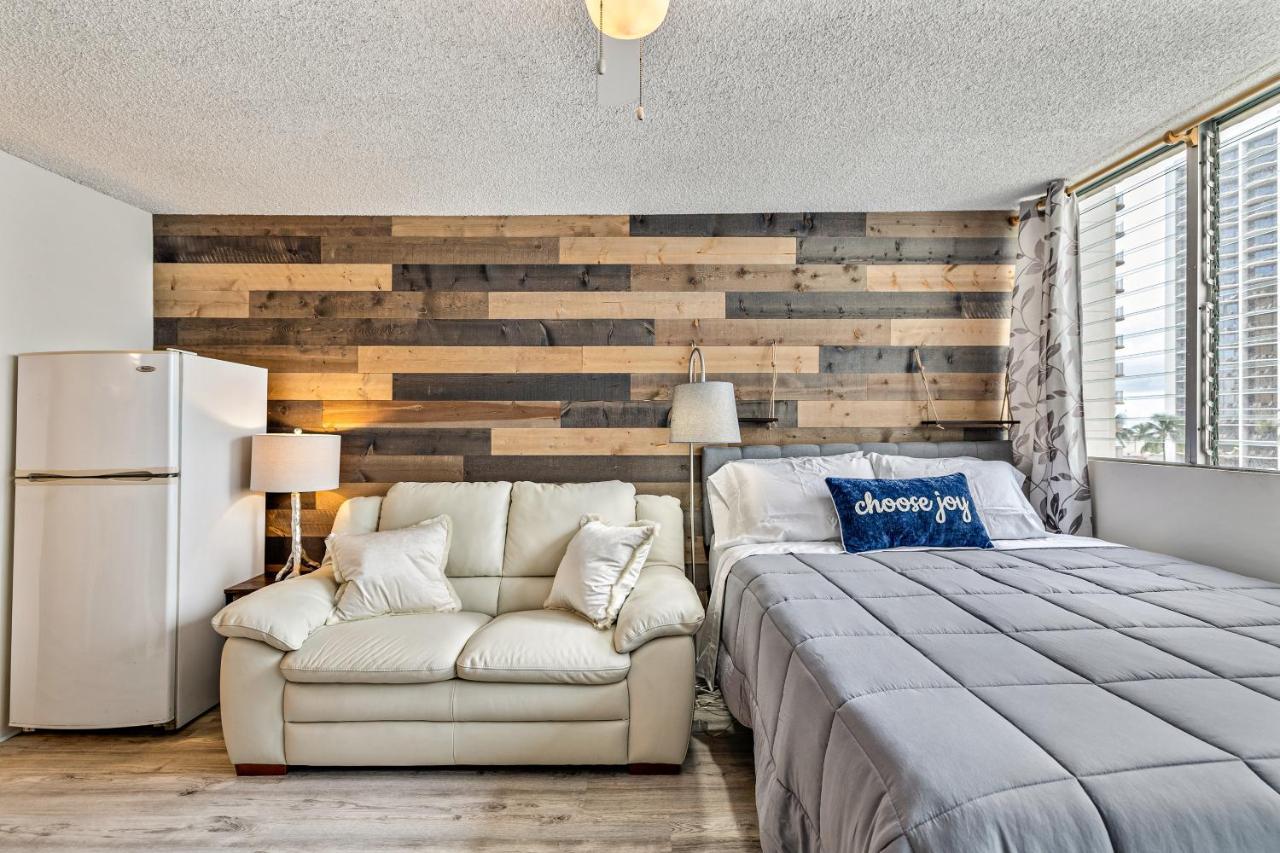 Modern Waikiki Condo Perfect For Beach Getaway! Хонолулу Екстериор снимка